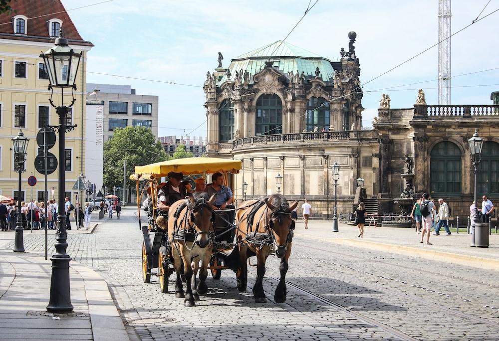 Romantik Bülow Residenz Hotel 4*